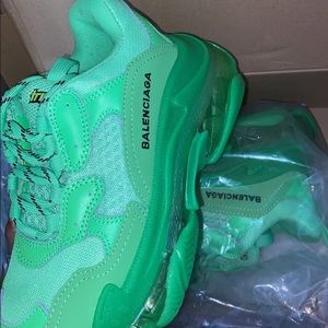 Triple S Balenciagas